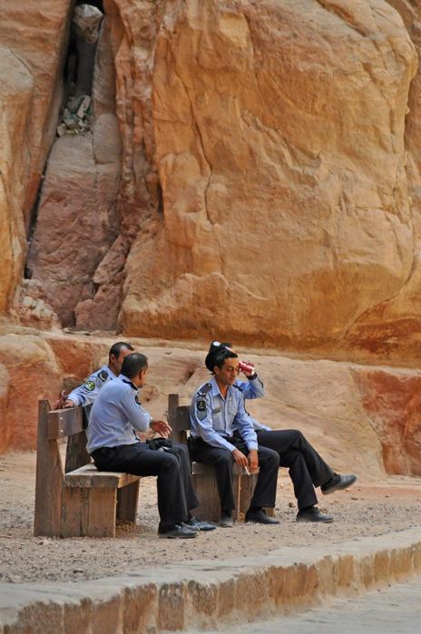 179740_10201184211107627_798704103_n