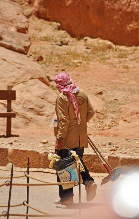 971985_10201184210627615_1637472165_n